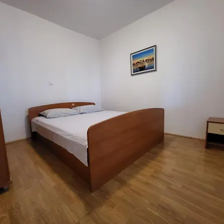 Zele Koic Starigrad Paklenica